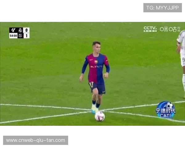 西甲巴萨4分领跑，哈维体系依赖莱万状态延续性