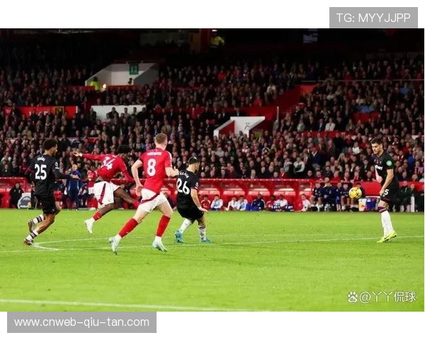 西汉姆联1-2遭诺丁汉森林逆转,努诺带队10轮不胜陷降级区 西汉姆联1-2遭诺丁汉森林逆转,努诺带队10轮不胜陷降级区