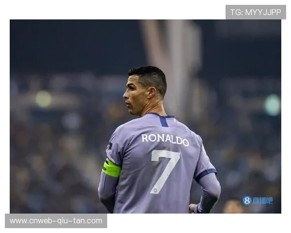 罗马围攻萨索洛全场数据：射门26次控球率65%